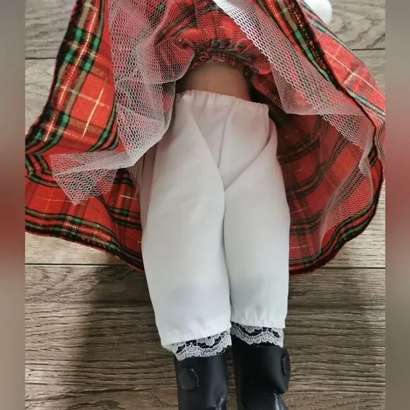 Porcelain doll - Picture 3 of 6